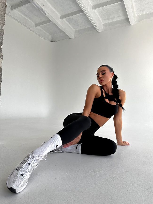 Women's sports leggings with push-up and V-shaped belt, Balance, (black), S