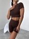 Damski komplet dwuczęściowy do fitnessu - crop-top i szorty z push-upem, bezszwowy, Classic, (kawowy), S